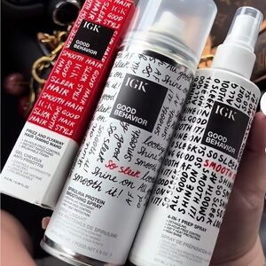 IGK Good Behavior Spirulina Protein Smoothing Spray - White